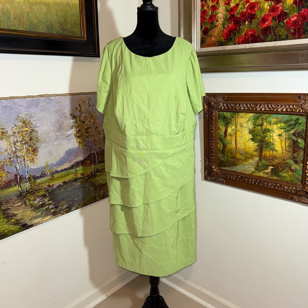 🐠 Connected Apparel Light Green Midi Dress